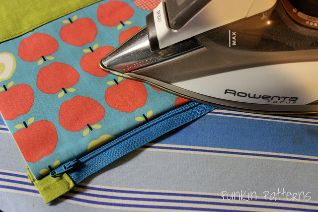 simple zippered pouch